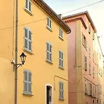 Originelle Maisonettewohnung Im Historischen Zentrum By Interhome 公寓 圣特罗佩