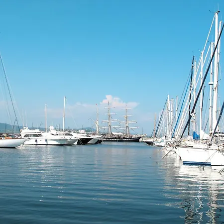 Originelle Maisonettewohnung Im Historischen Zentrum By Interhome *