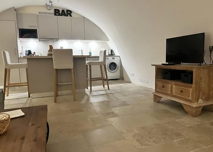 Originelle Maisonettewohnung Im Historischen Zentrum By Interhome Saint-Tropez