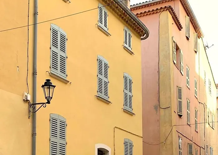 Originelle Maisonettewohnung Im Historischen Zentrum By Interhome Apartment Saint-Tropez